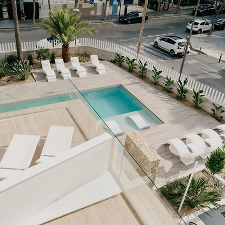 Instants Boutique Hotel (Adults Only) กัมบริลส์ ภายนอก รูปภาพ